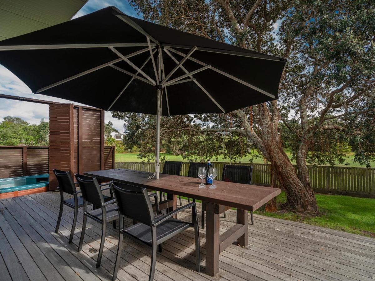 Little Paua - Pauanui Holiday Home Екстериор снимка